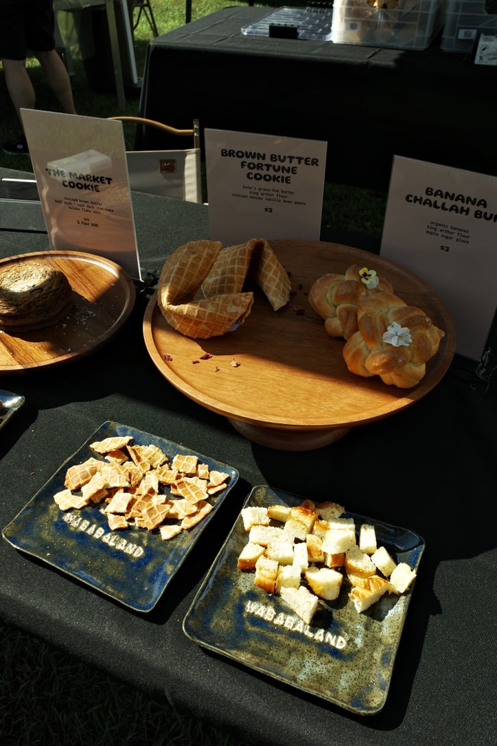 Close-up photo of a bookshelf with old books.